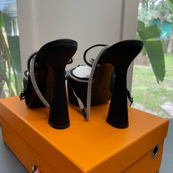 NWT Black Embellished Platform Heel Pumps - Picture 7 of 11